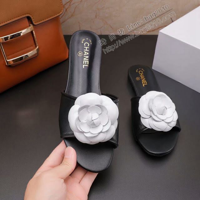 Chanel女鞋 香奈兒2020新款 山茶花平底拖鞋 白花黑色  naq1112